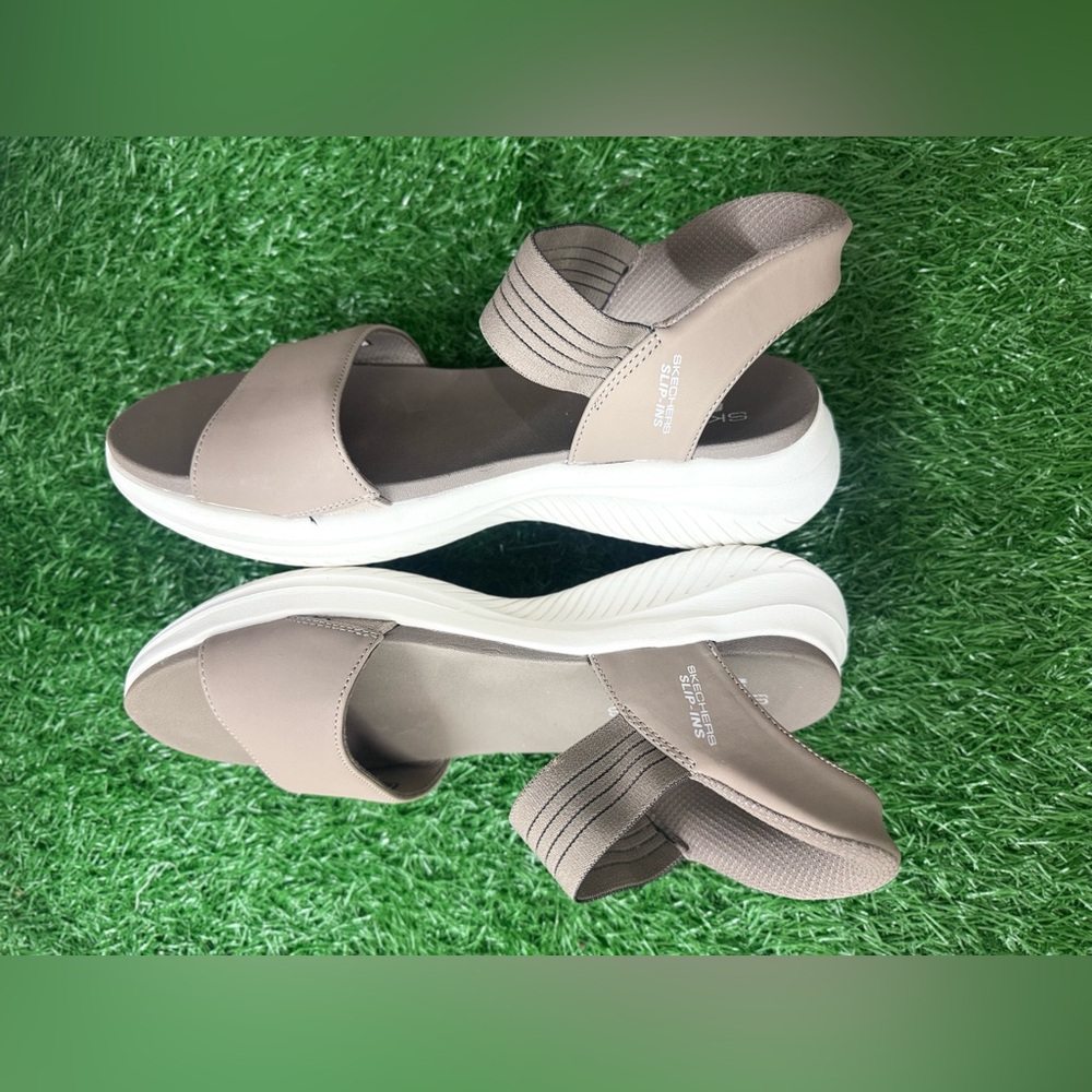 WOMEN'S
Skechers Slip-ins: Ultra Flex 3.0 - Never Better Size 8
Color - Mocha - Picture 5 of 8